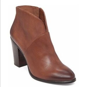 Vince Camuto • Franell Booties